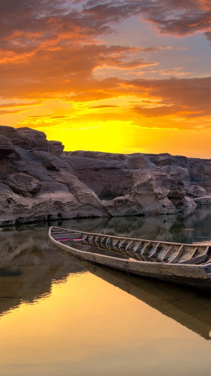 Обои закат, природа, отражение, водный путь, облако в разрешении 720x1280