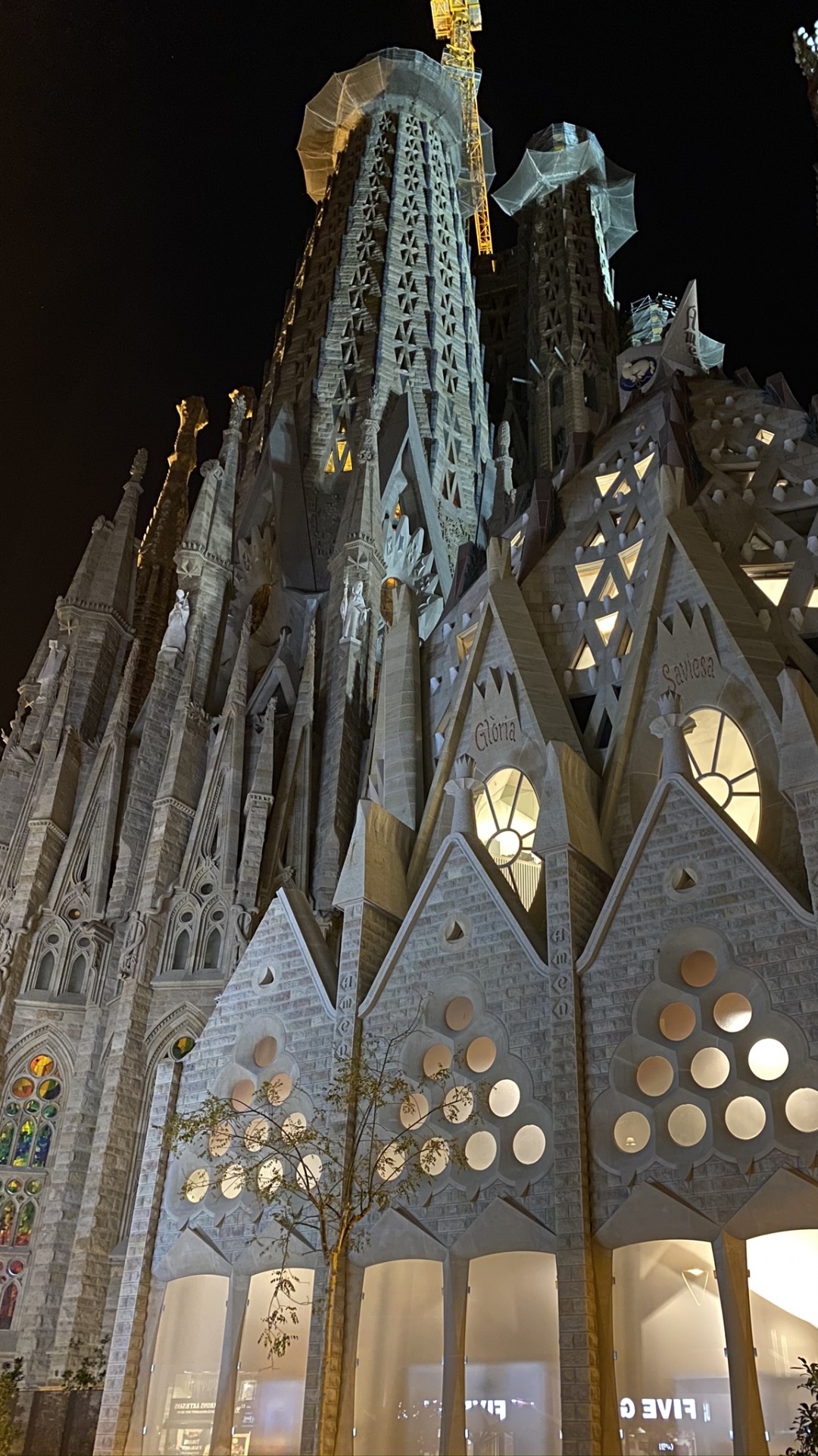 Обои ориентир, средневековая архитектура, готическая архитектура, собор, архитектура в разрешении 1080x1920