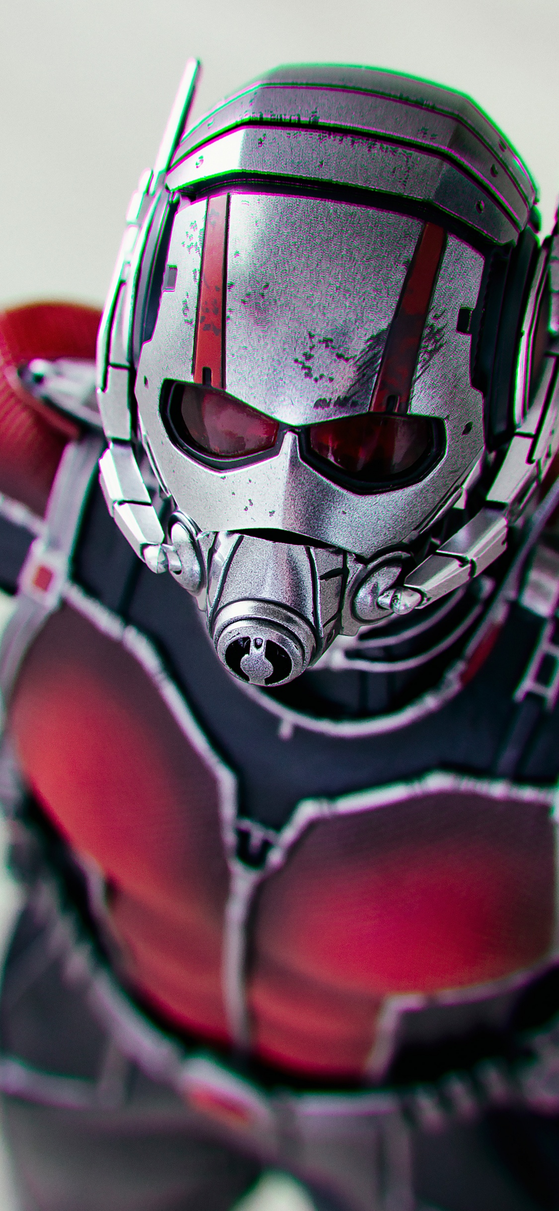 Обои Человек-муравей, шлем, фигурка, красный цвет, игрушка в разрешении 1125x2436