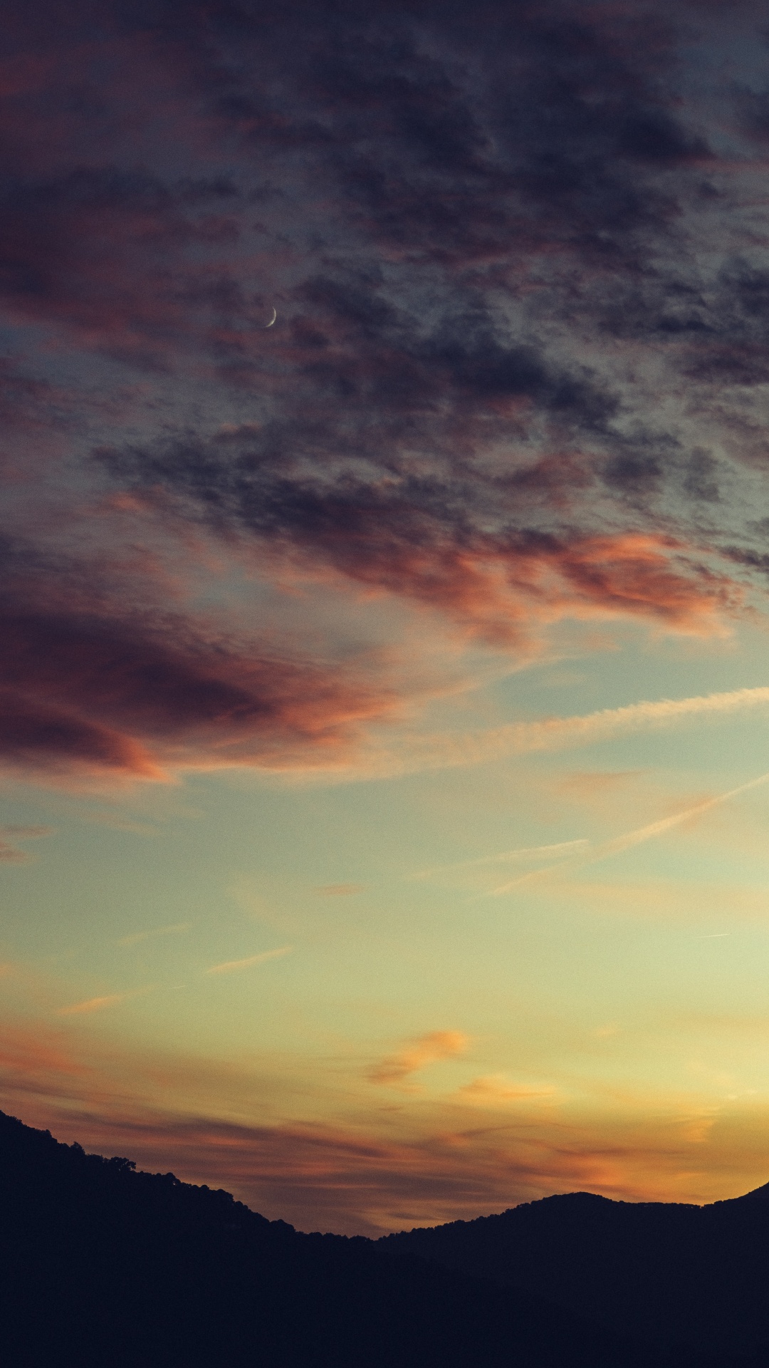 Обои кучевое облако, облако, послесвечение, горизонт, закат в разрешении 1080x1920