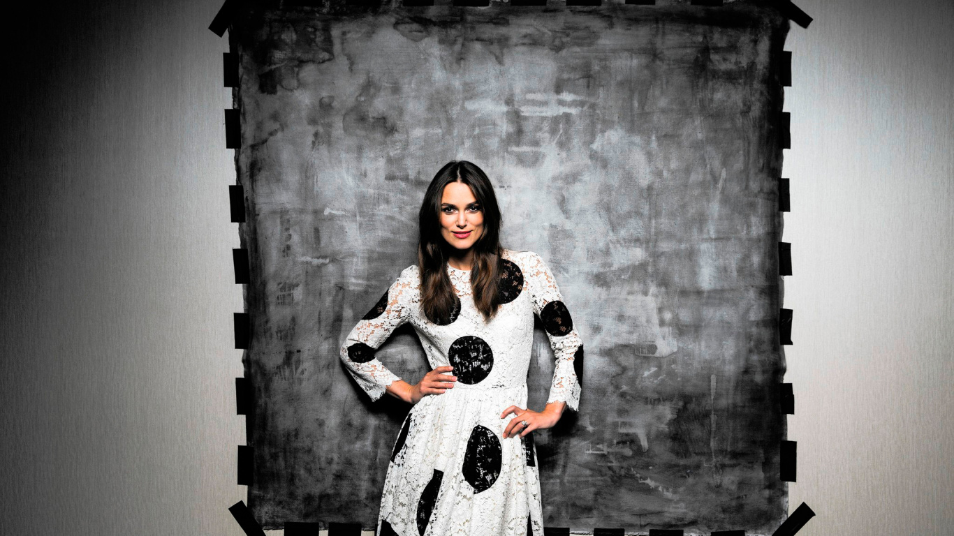 Обои Кира Найтли, Международный кинофестиваль в Торон, фэшн, комната, дизайн одежды в разрешении 1366x768