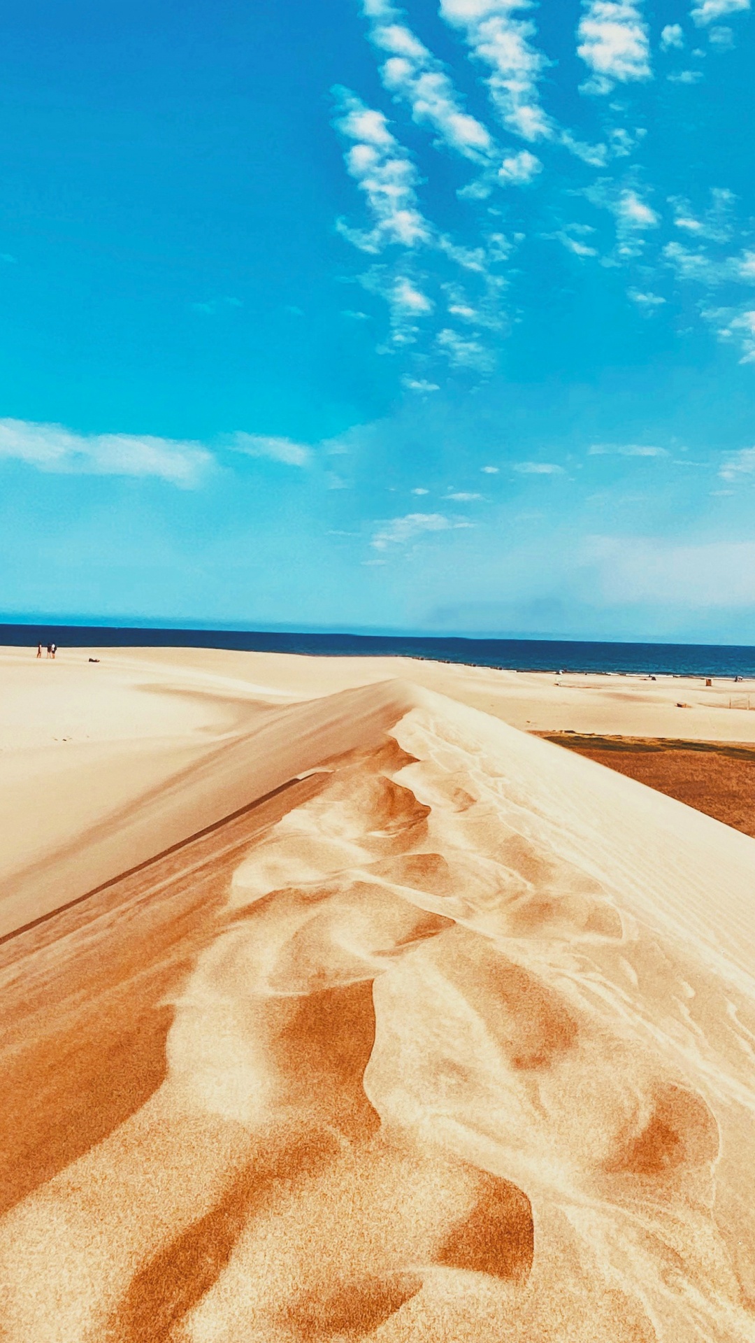 Обои синий, дневное время, окружающая среда, песок, атмосфера в разрешении 1080x1920