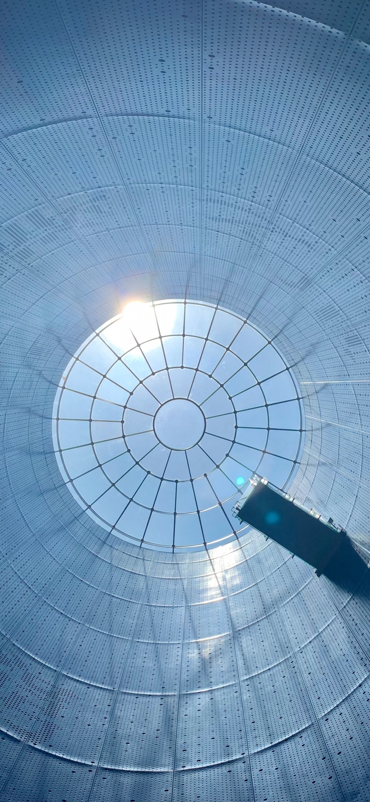Обои синий, архитектура, круг, глаз, атмосфера в разрешении 1242x2688