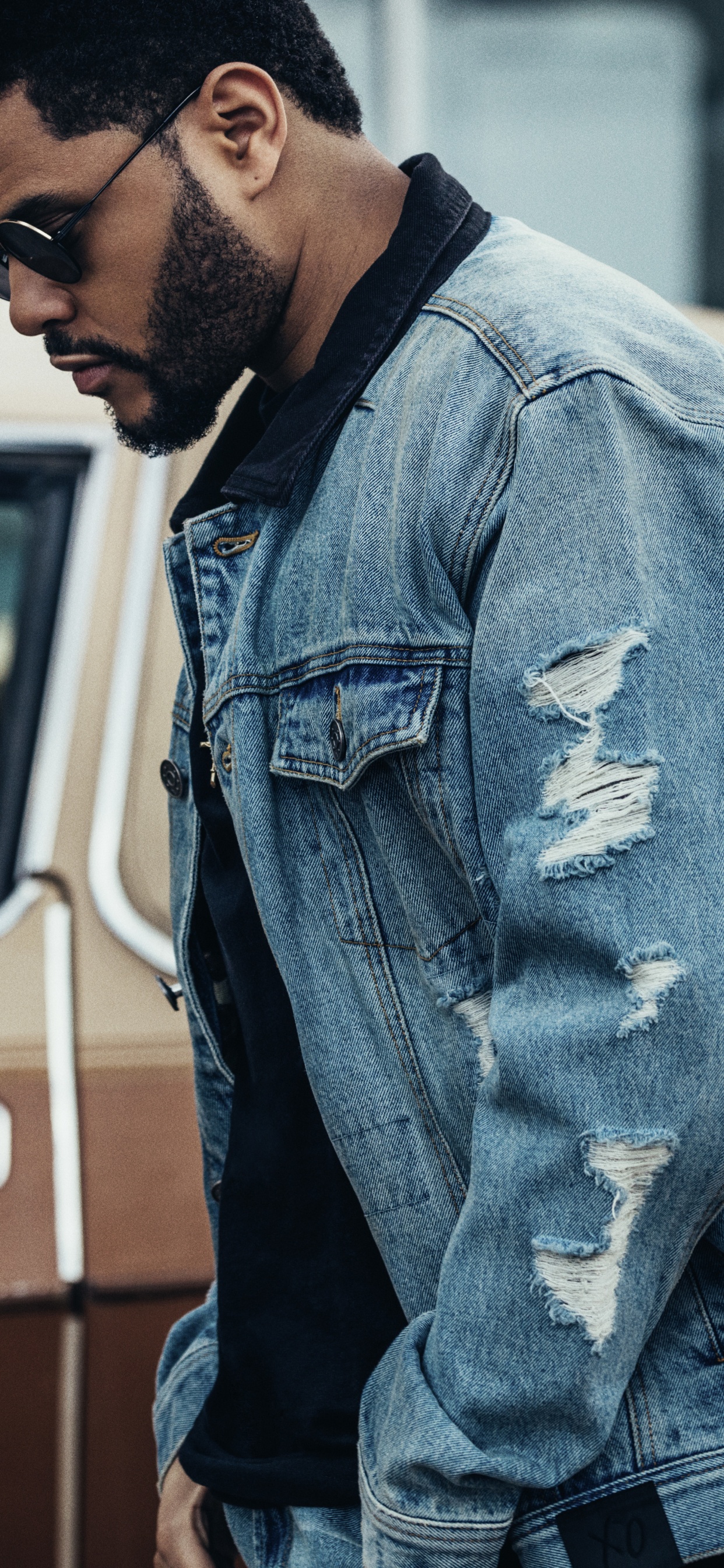 Обои The Weeknd, джинсовая ткань, одежда, джинсы, фэшн в разрешении 1242x2688