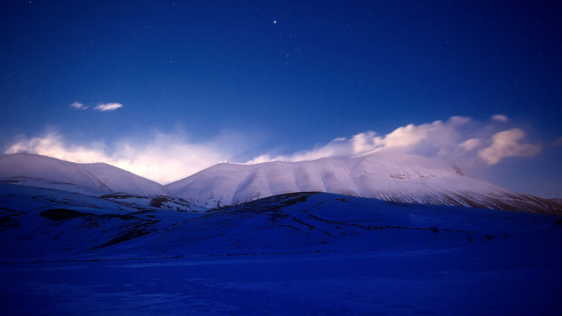 Обои снег, зима, гора, облако, горный хребет в разрешении 1920x1080