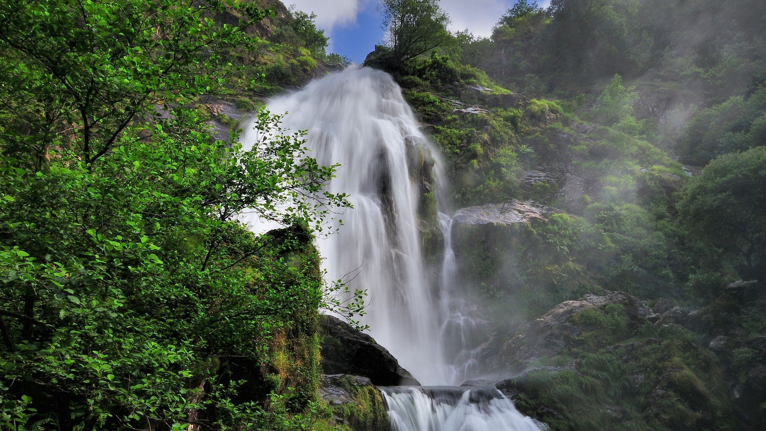Обои водопад, природа, гидроресурсы, водоем, вода в разрешении 2560x1440