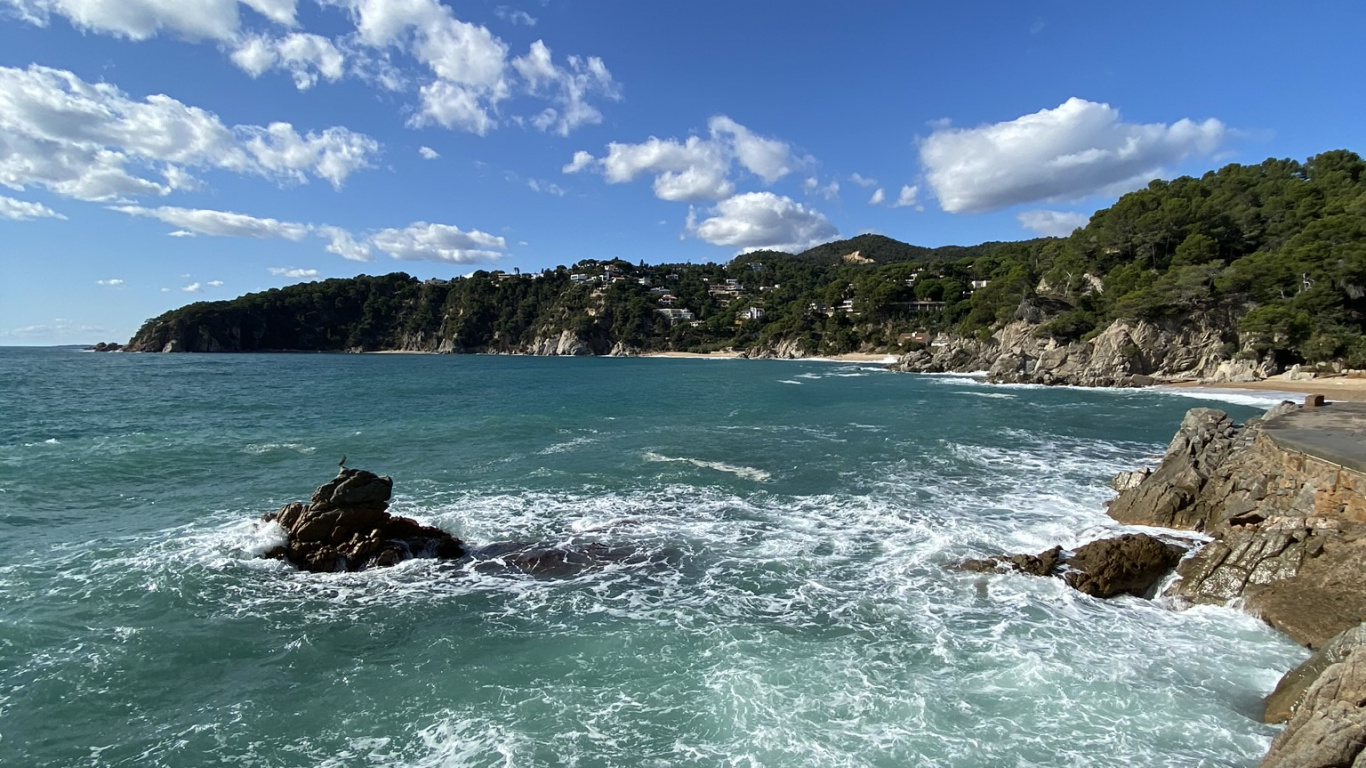 Обои побережье, вода, облако, рок, океан в разрешении 1366x768