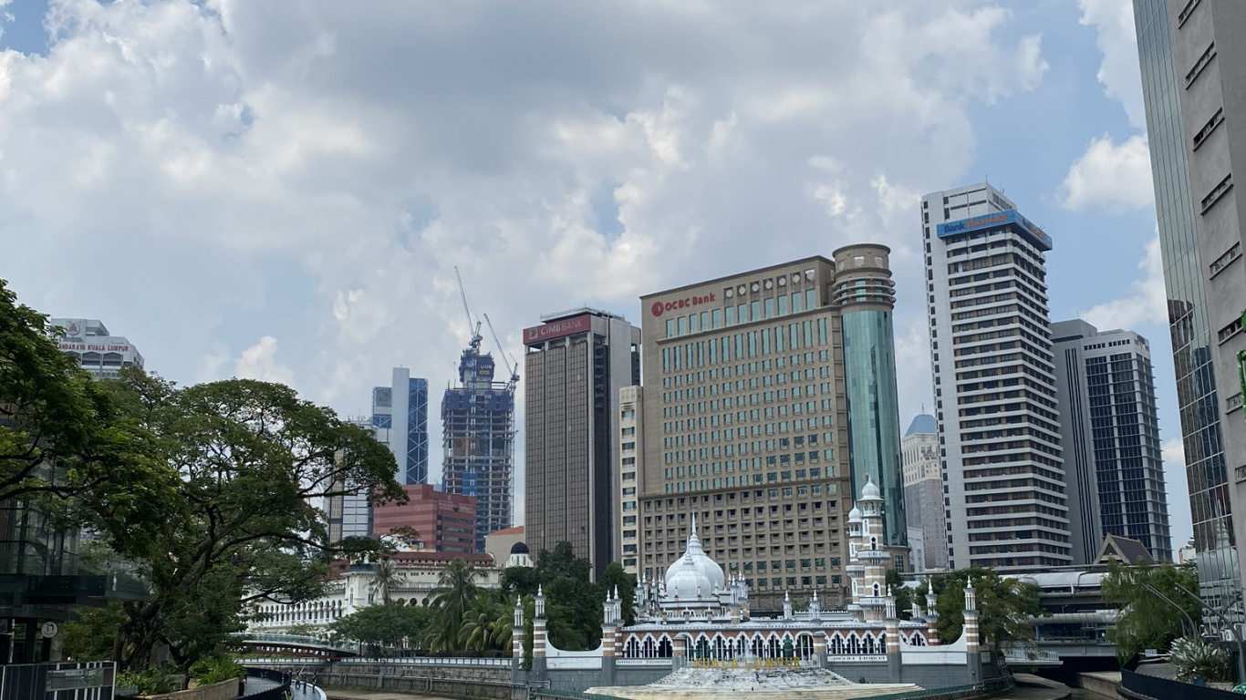 Обои вода, водоем, дневное время, башня, водный путь в разрешении 1366x768