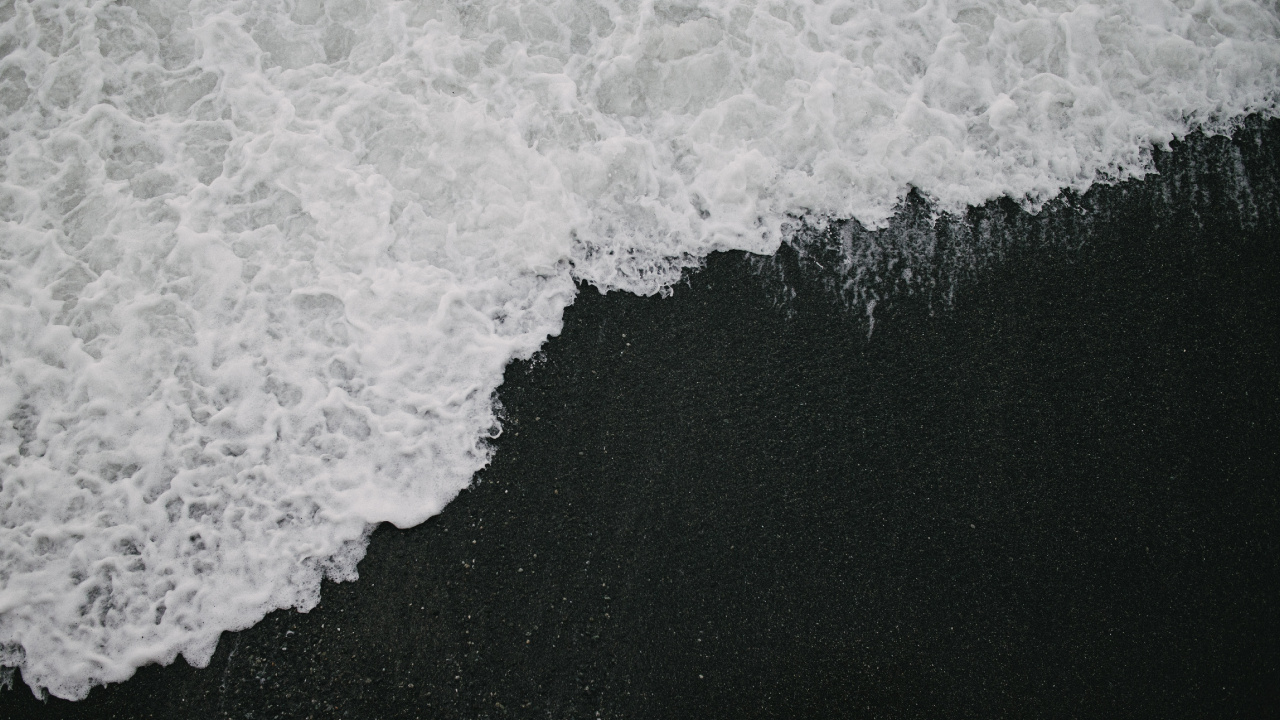 Обои минимализм, белые, вода, черный, волна в разрешении 1280x720