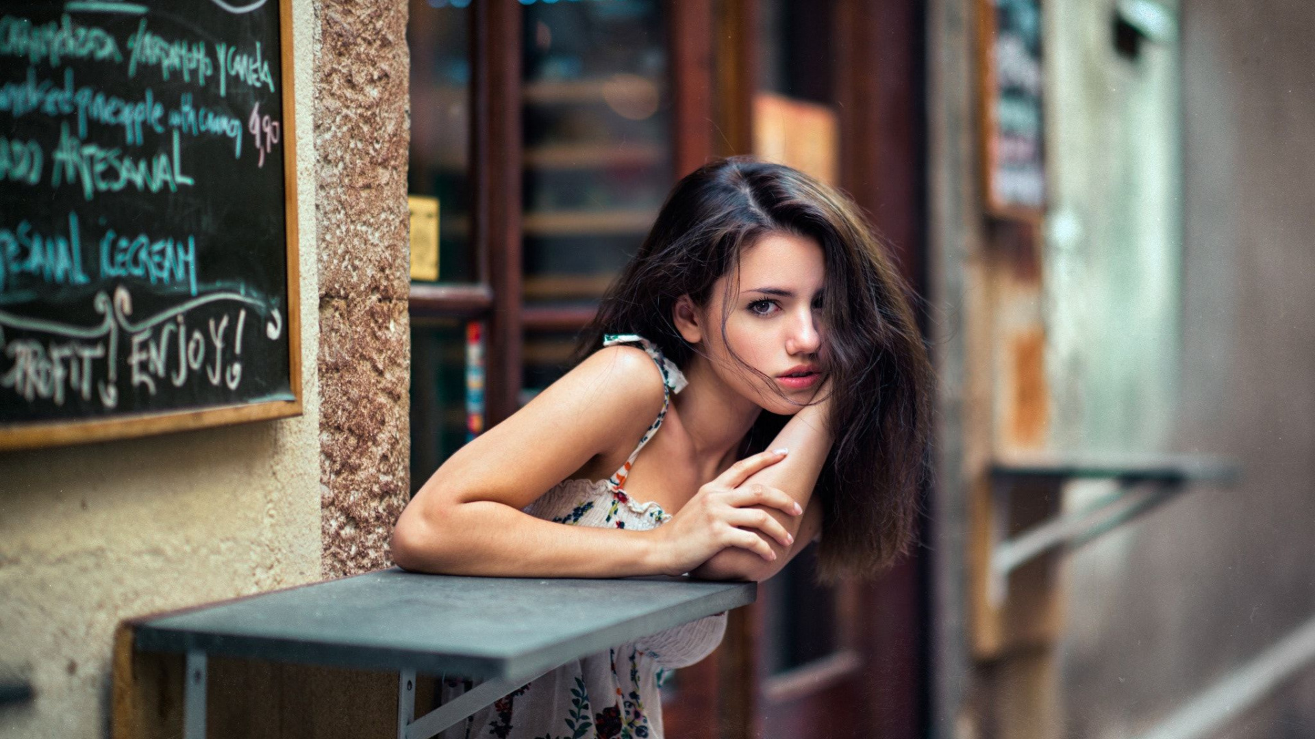 Обои красота, модель, фэшн, длинные волосы, музыка в разрешении 1920x1080