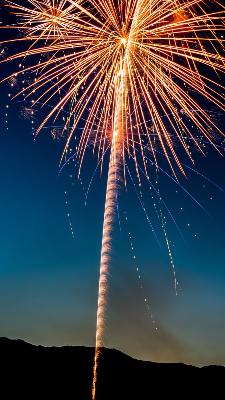 Обои салют, вечеринка, событие, отдых, канун Нового года в разрешении 720x1280