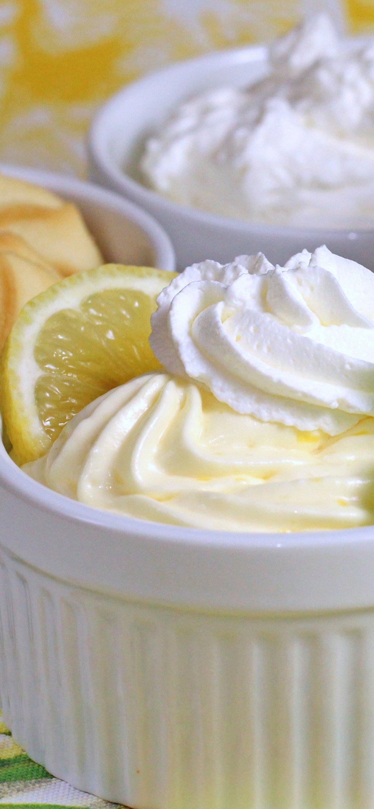 Обои пища, взбитые сливки, наполнитель, молочные продукты, праздничный торт в разрешении 1242x2688