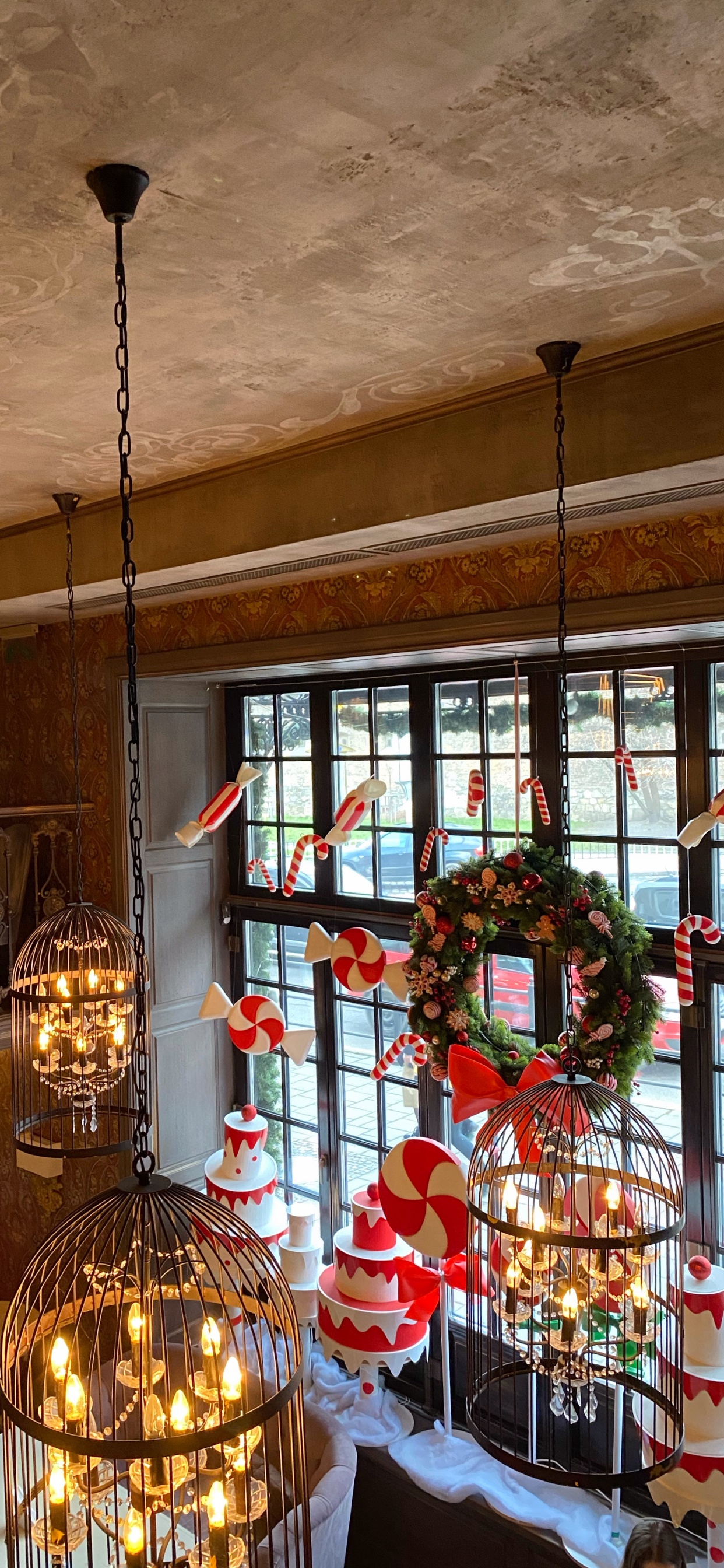 Обои дизайн интерьера, обеденная комната, освещение, архитектура, древесина в разрешении 1242x2688