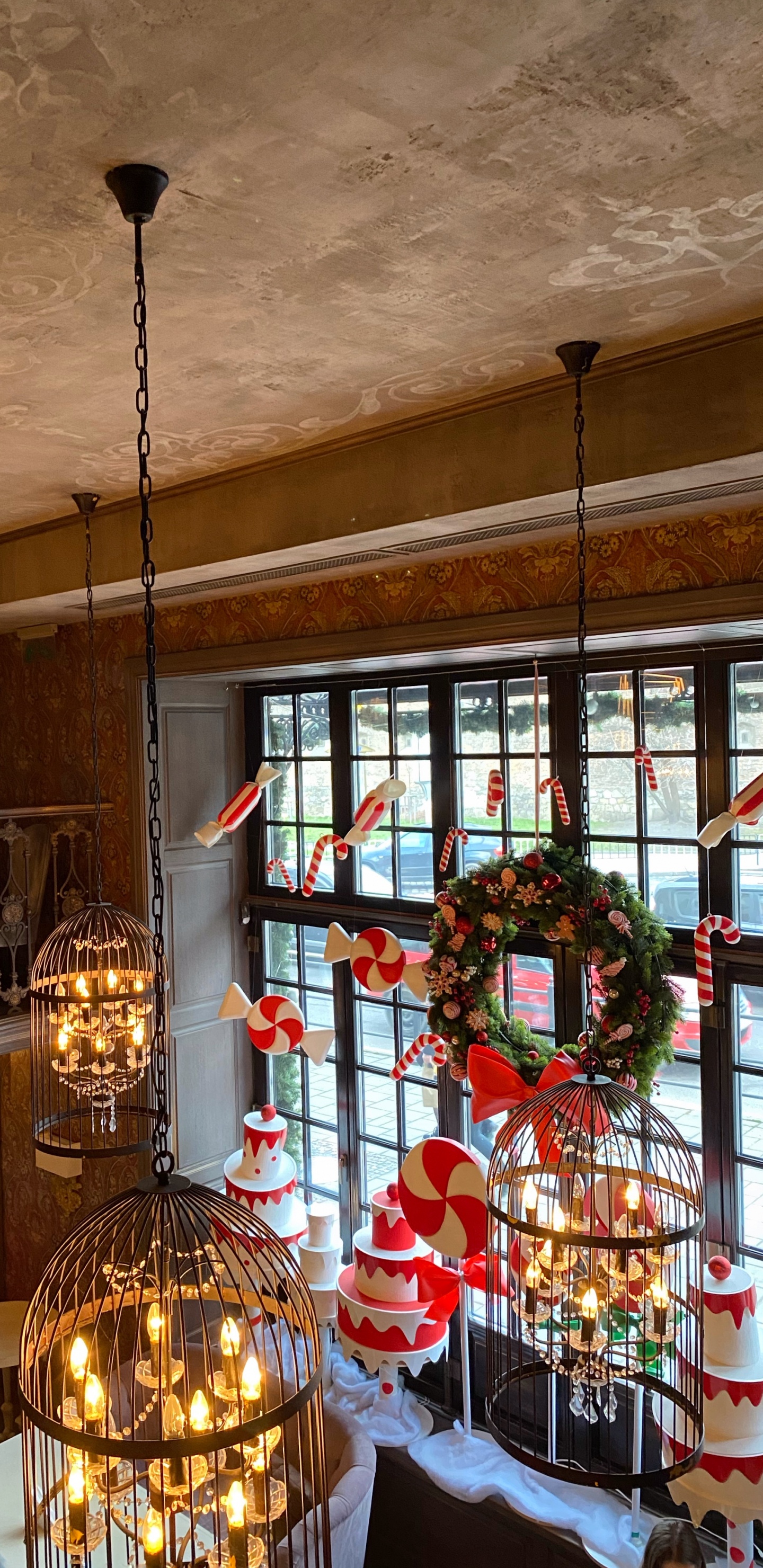 Обои дизайн интерьера, обеденная комната, освещение, архитектура, древесина в разрешении 1440x2960