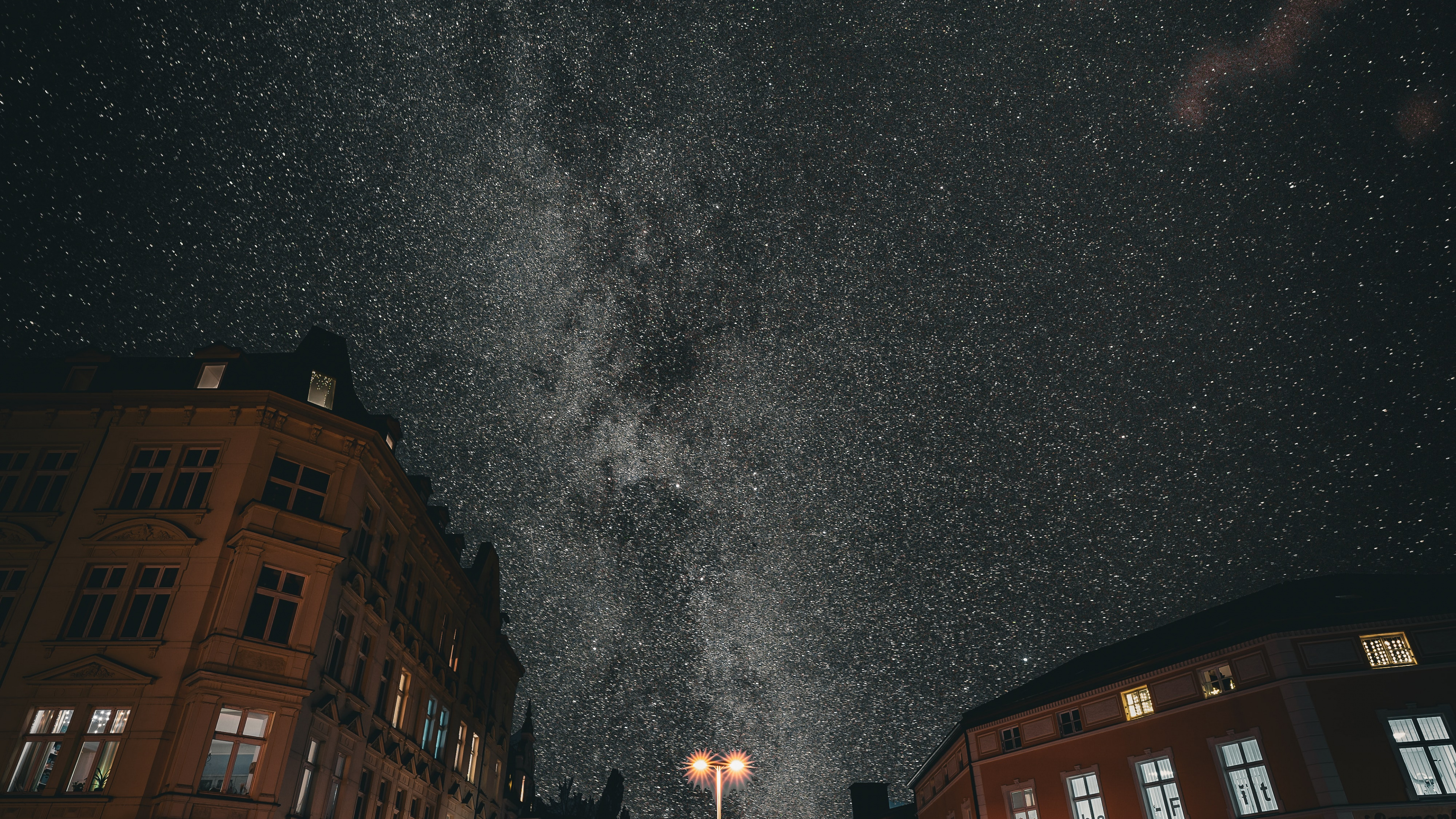 Обои ночь, здание, вода, архитектура, полночь в разрешении 3840x2160