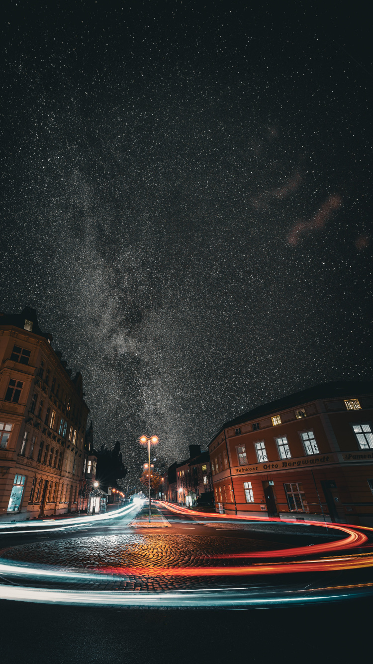 Обои ночь, здание, вода, архитектура, полночь в разрешении 750x1334