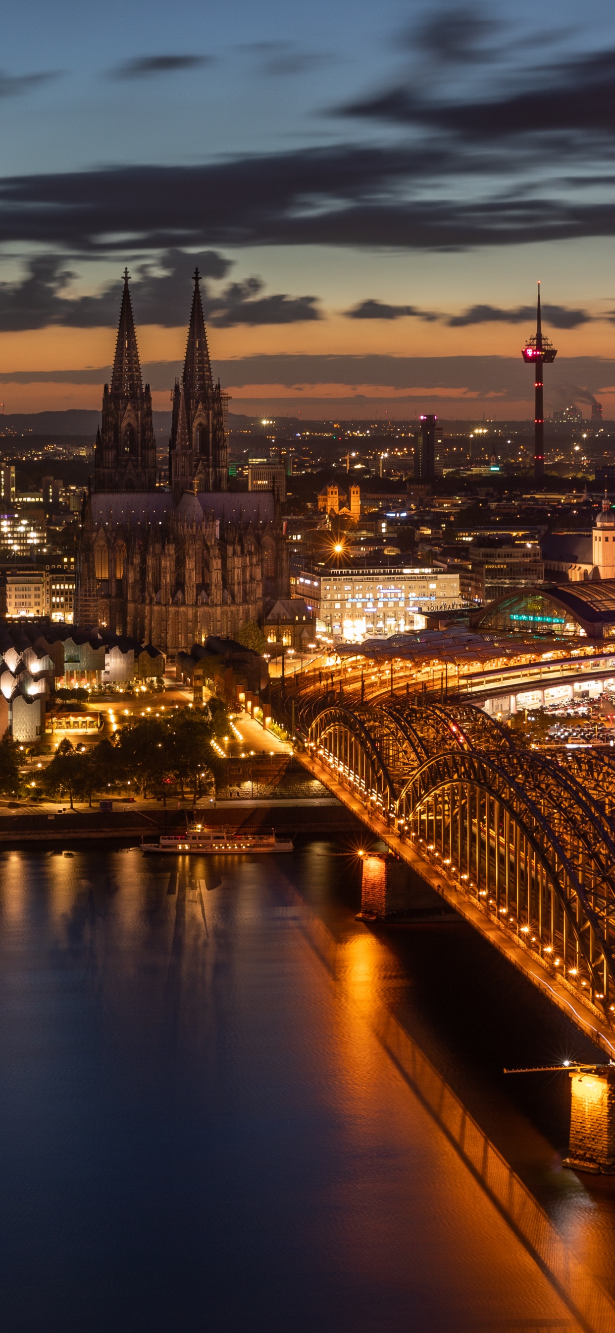 Обои городской пейзаж, город, городской район, ночь, ориентир в разрешении 1242x2688