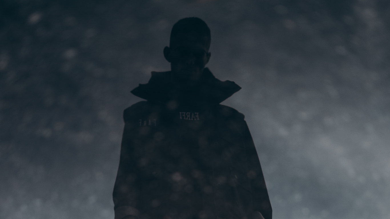 Обои стояние, солдат, верхняя одежда, форма, головной убор в разрешении 1366x768