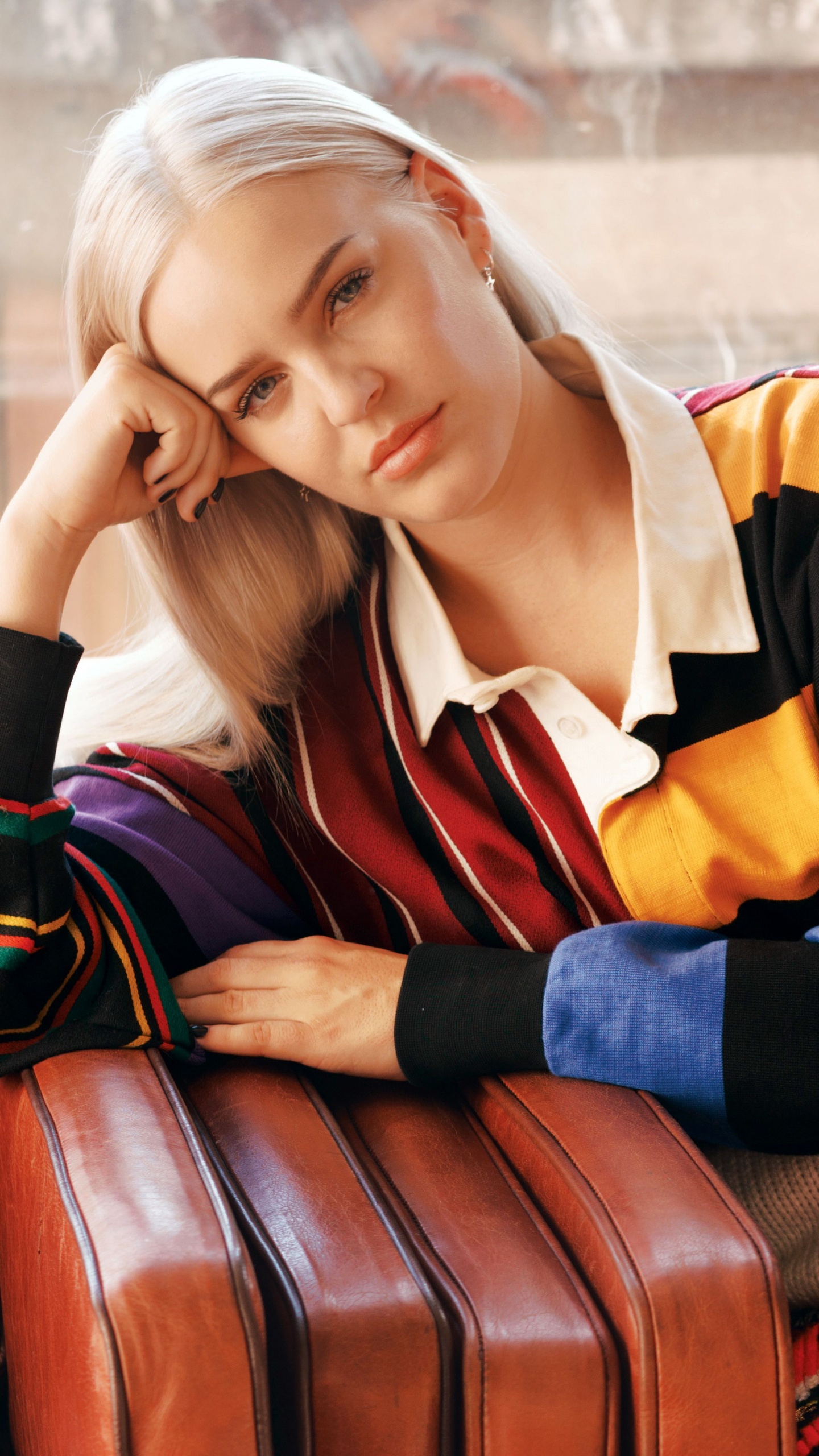 Обои Анн-Мари, модный аксессуар, музыка, Две тысячи два, певица в разрешении 1440x2560