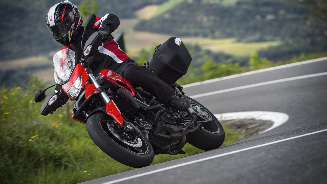 Обои Ducati Hypermotard, ducati, мотоцикл, супербайк, мотоспорт в разрешении 1280x720