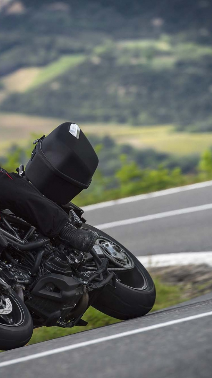 Обои Ducati Hypermotard, ducati, мотоцикл, супербайк, мотоспорт в разрешении 720x1280