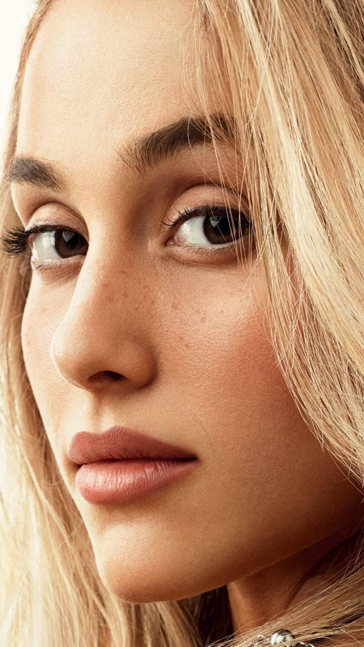 Обои Ариана Гранде моде, Ариана Гранде, Британского Vogue, мода, Манчестер Арена бомбардировки в разрешении 750x1334