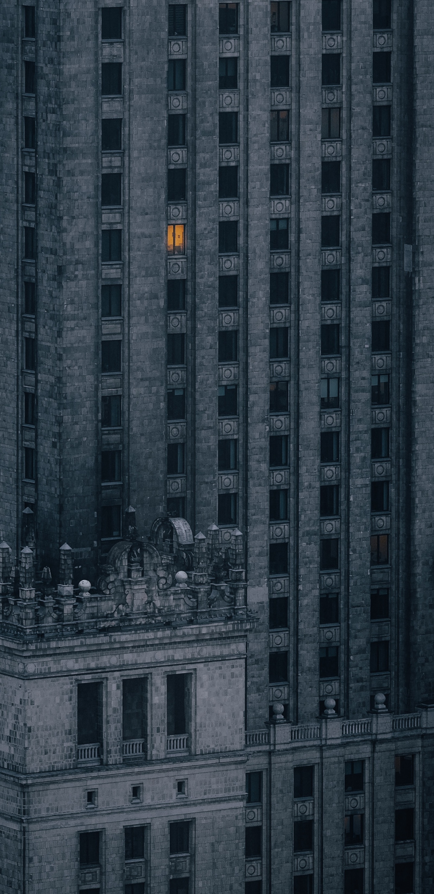 Обои здание, ориентир, фасад, Дворец культуры и науки, архитектура в разрешении 1440x2960