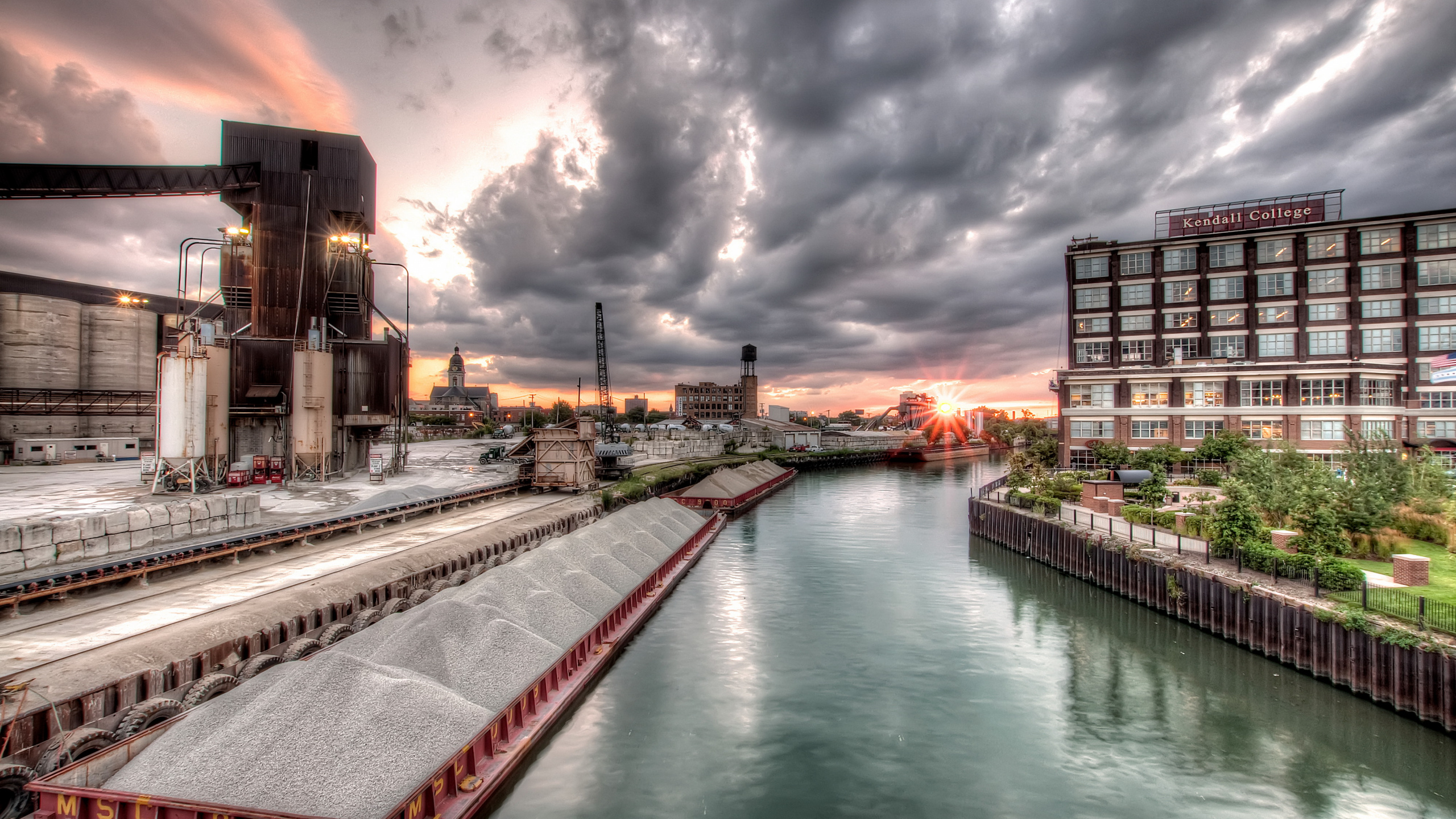 Обои Чикаго, водный путь, облако, отражение, канал в разрешении 2560x1440