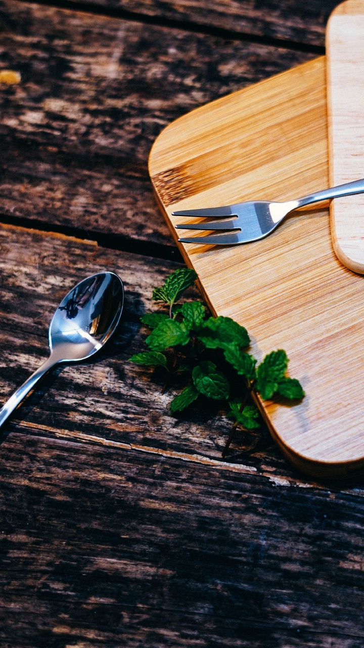 Обои вилка, Деревянные разделочные доски, кухня, ложка, древесина в разрешении 720x1280