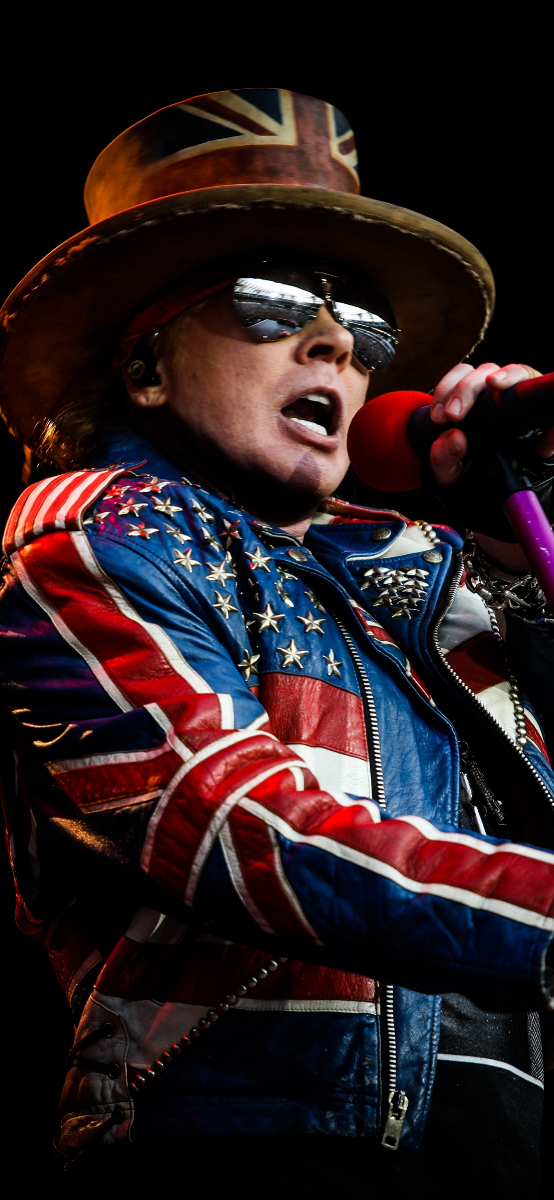 Обои Not in This Lifetime Tour, Guns N Roses, музыка, музыкальный исполнитель, Представление в разрешении 1125x2436