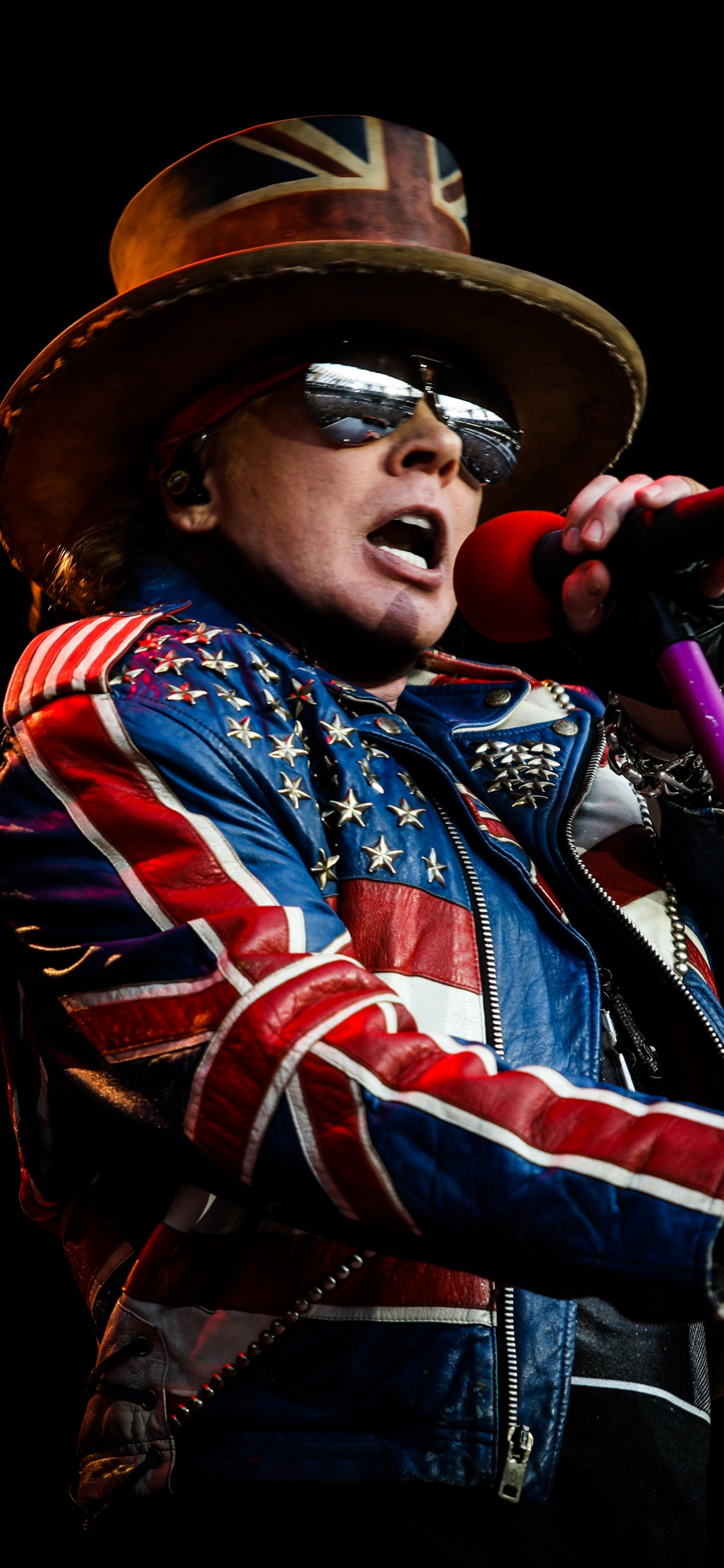 Обои Not in This Lifetime Tour, Guns N Roses, музыка, музыкальный исполнитель, Представление в разрешении 1242x2688