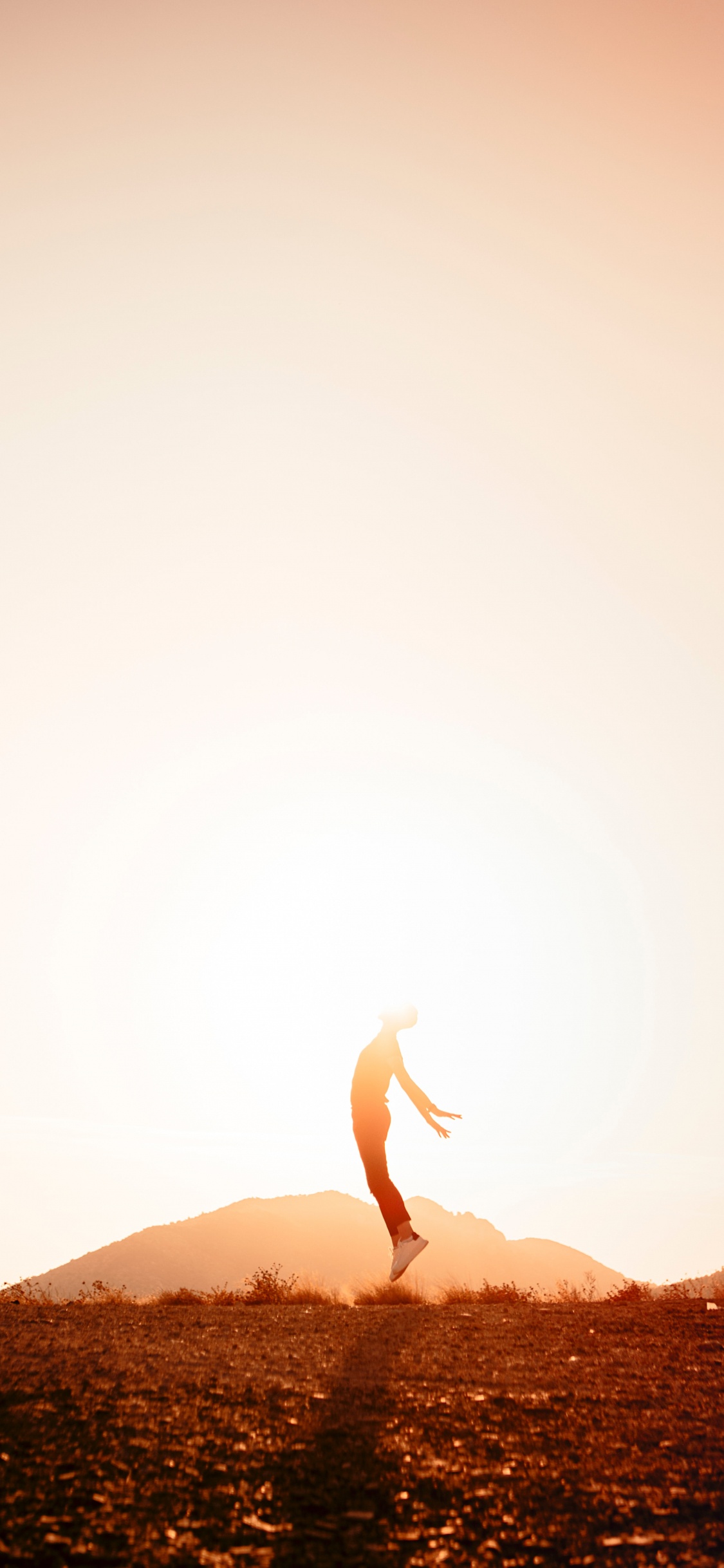 Обои силуэт, Люди в природе, природа, Апельсин, горизонт в разрешении 1125x2436