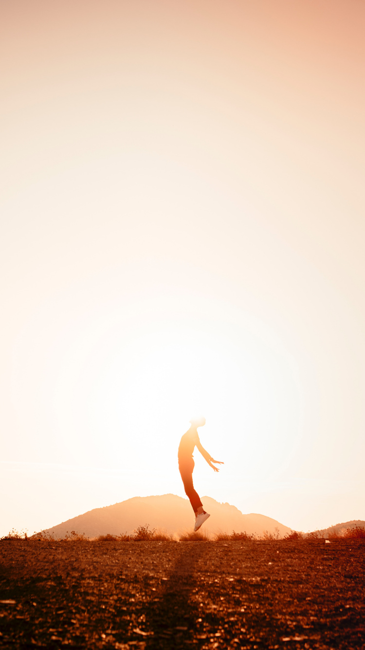 Обои силуэт, Люди в природе, природа, Апельсин, горизонт в разрешении 750x1334