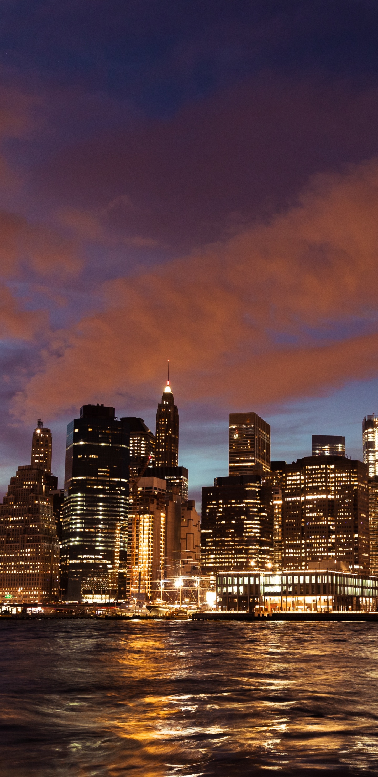 Обои небоскреб, линия горизонта, городской пейзаж, город, городской район в разрешении 1440x2960