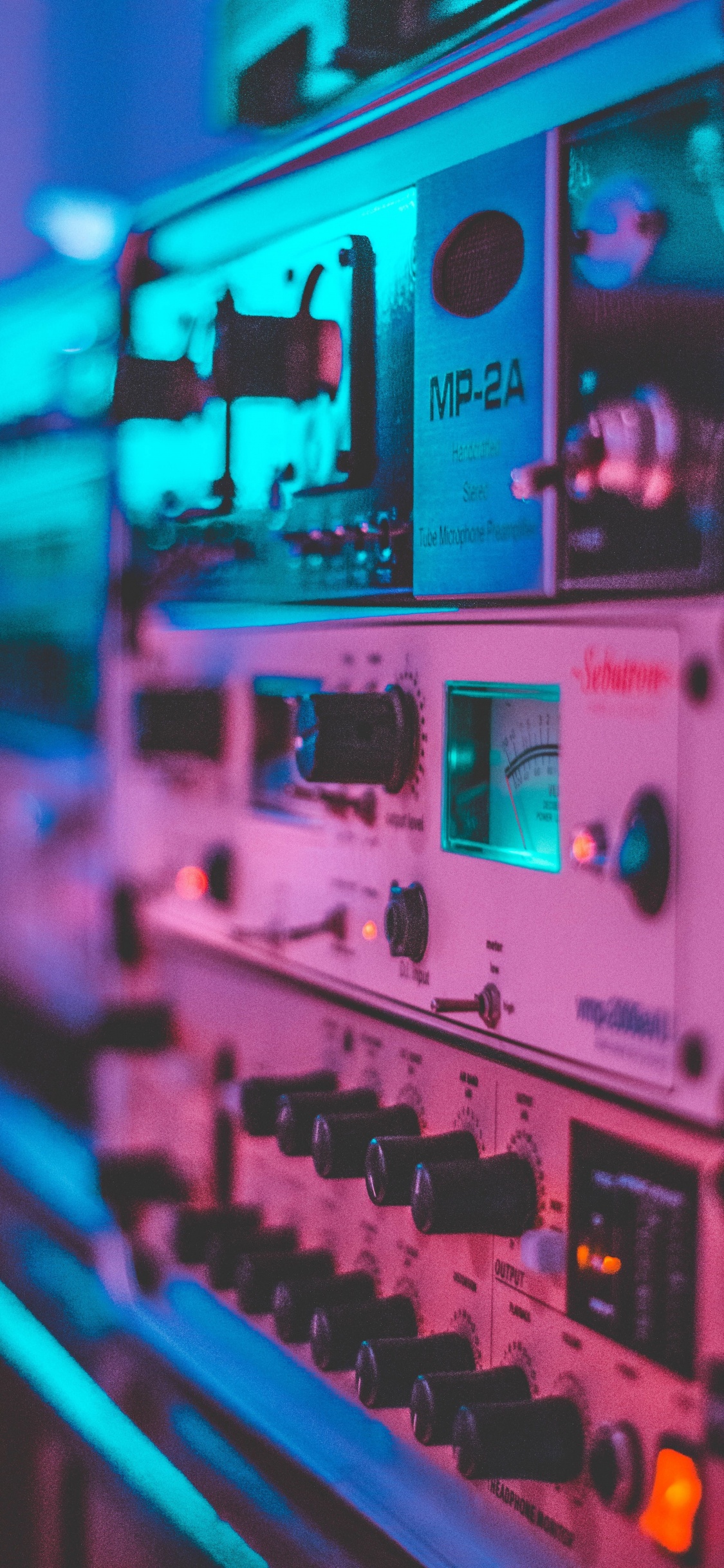 Обои синий, электроника, розовый, технологии, пурпурный цвет в разрешении 1125x2436