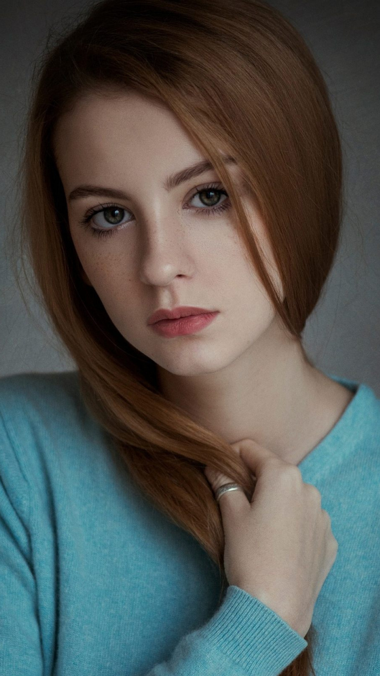 Обои волосы, лицо, прическа, губа, красота в разрешении 750x1334