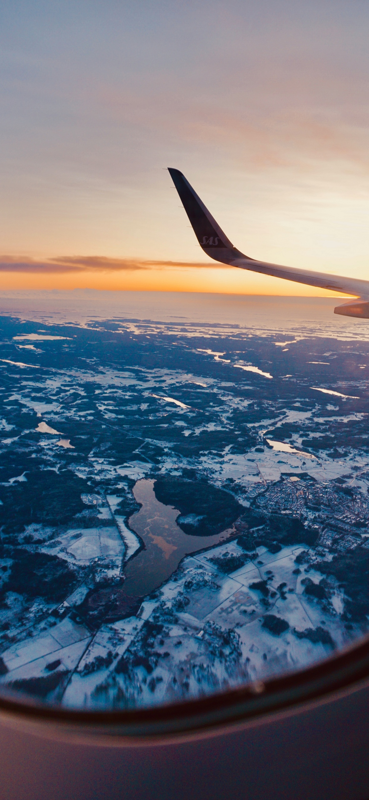 Обои океан, самолет, отпуск, небо, байдарка в разрешении 1242x2688