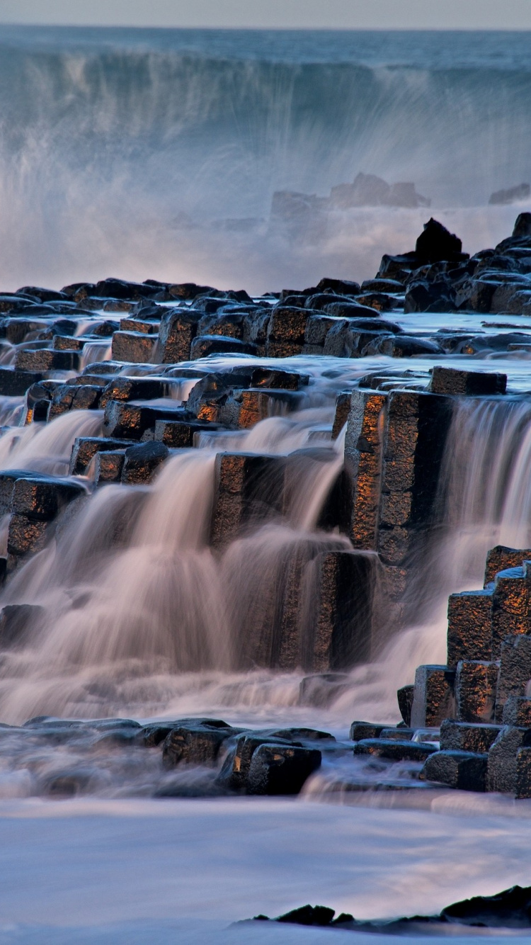 Обои водоем, водопад, природа, вода, природный ландшафт в разрешении 750x1334