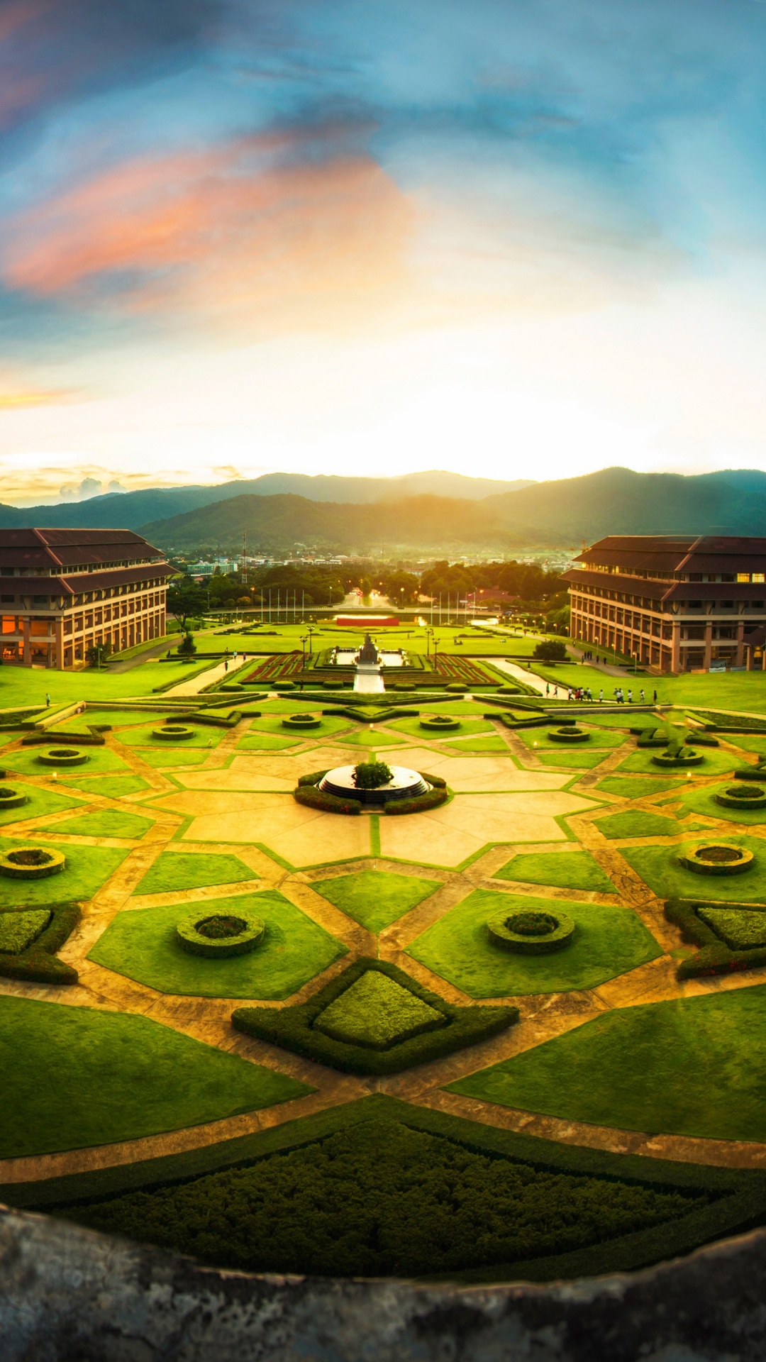 Обои пейзаж, солнечный свет, археологический памятник, структура, трава в разрешении 1080x1920