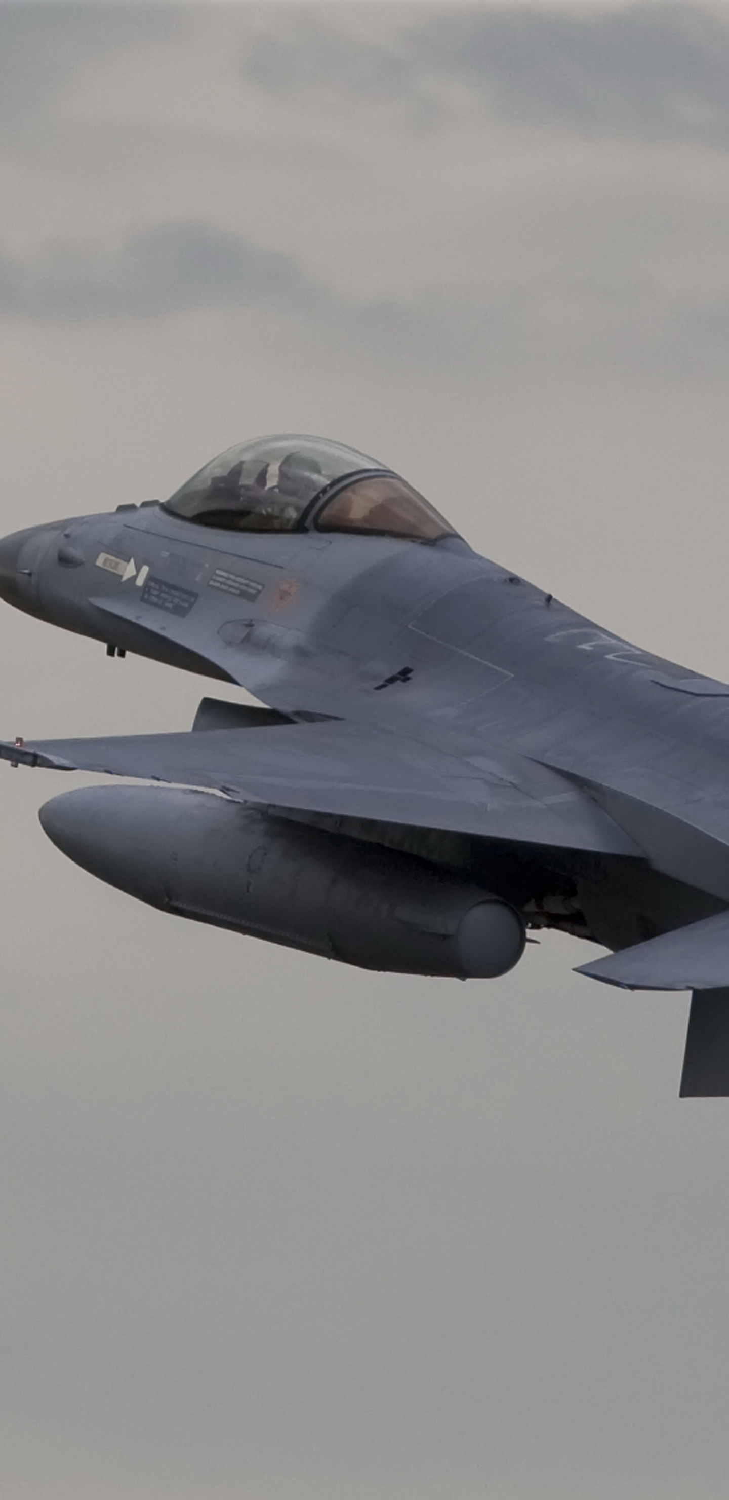 Обои Дассо Мираж F1 С, реактивный самолет, самолеты, самолет, истребительная авиация в разрешении 1440x2960