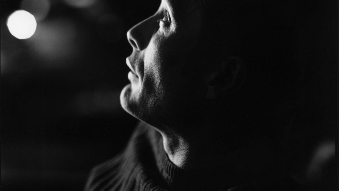 Обои актер, черный, монохромный, свет, Джек Кроуфорд в разрешении 1366x768