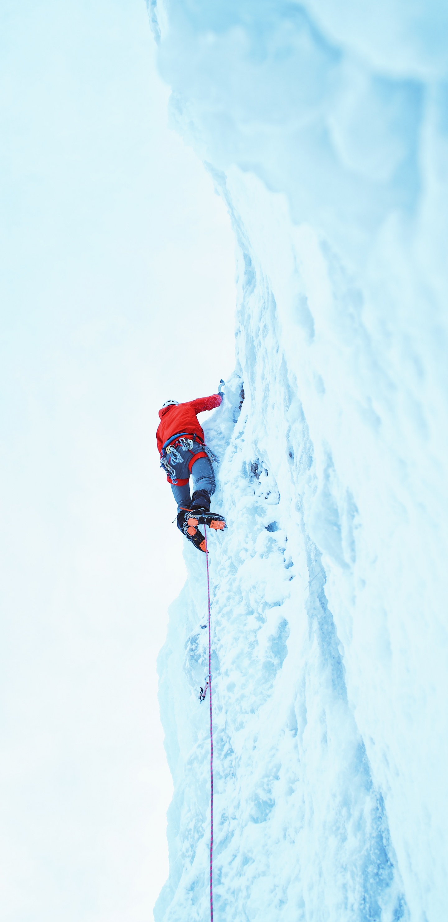 Обои ледолазание, восхождение, альпинизм, экстремальный вид спорта, альпинист в разрешении 1440x2960