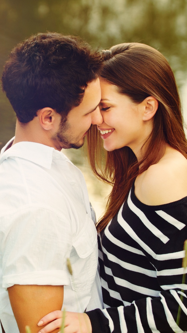 Обои роман, Люди в природе, любовь, лоб, красота в разрешении 720x1280