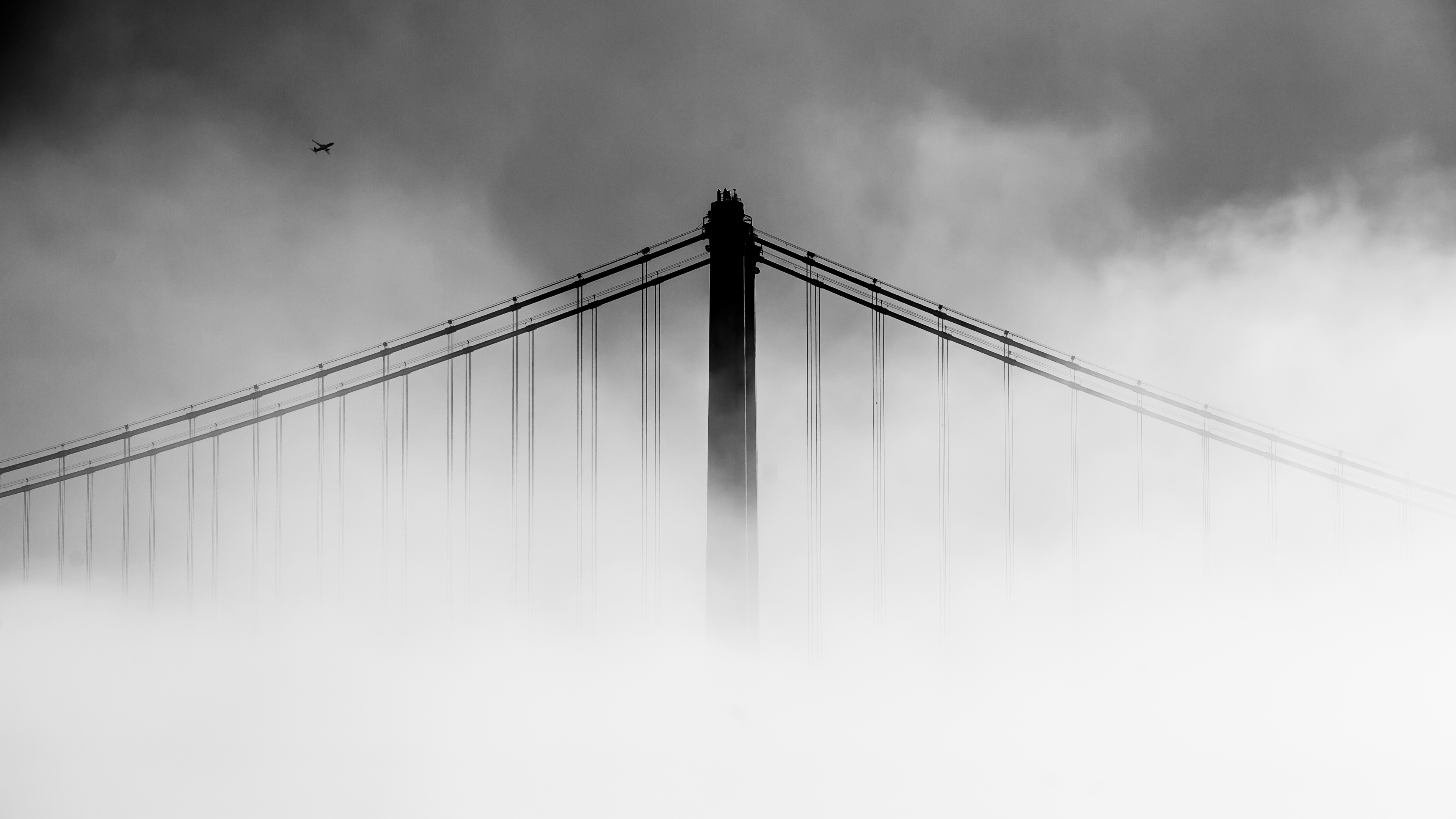 Обои Сан-Франциско-Окленд Бэй-Бридж, белые, вода, черный, мост в разрешении 3840x2160