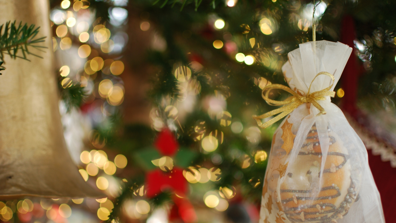 Обои Рождественский день, праздник, рождественский орнамент, Рождество, Рождественские украшения в разрешении 1280x720