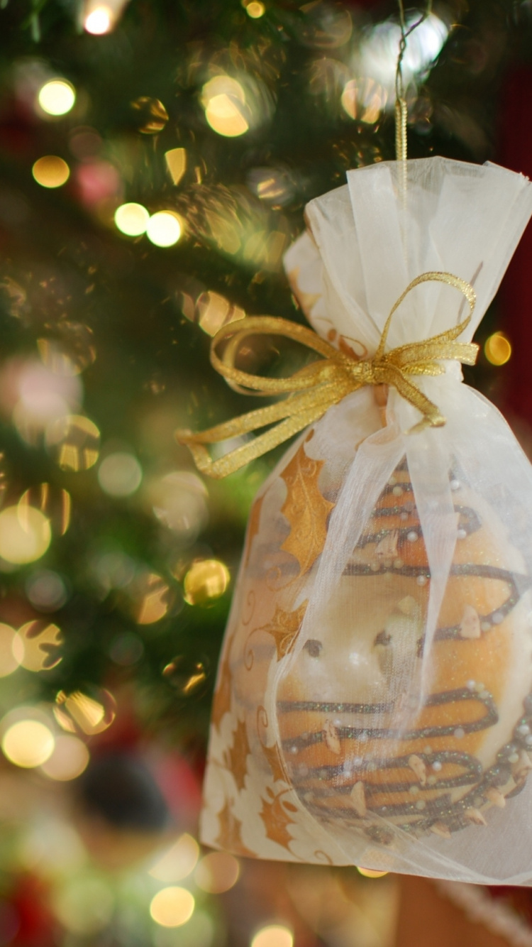 Обои Рождественский день, праздник, рождественский орнамент, Рождество, Рождественские украшения в разрешении 750x1334