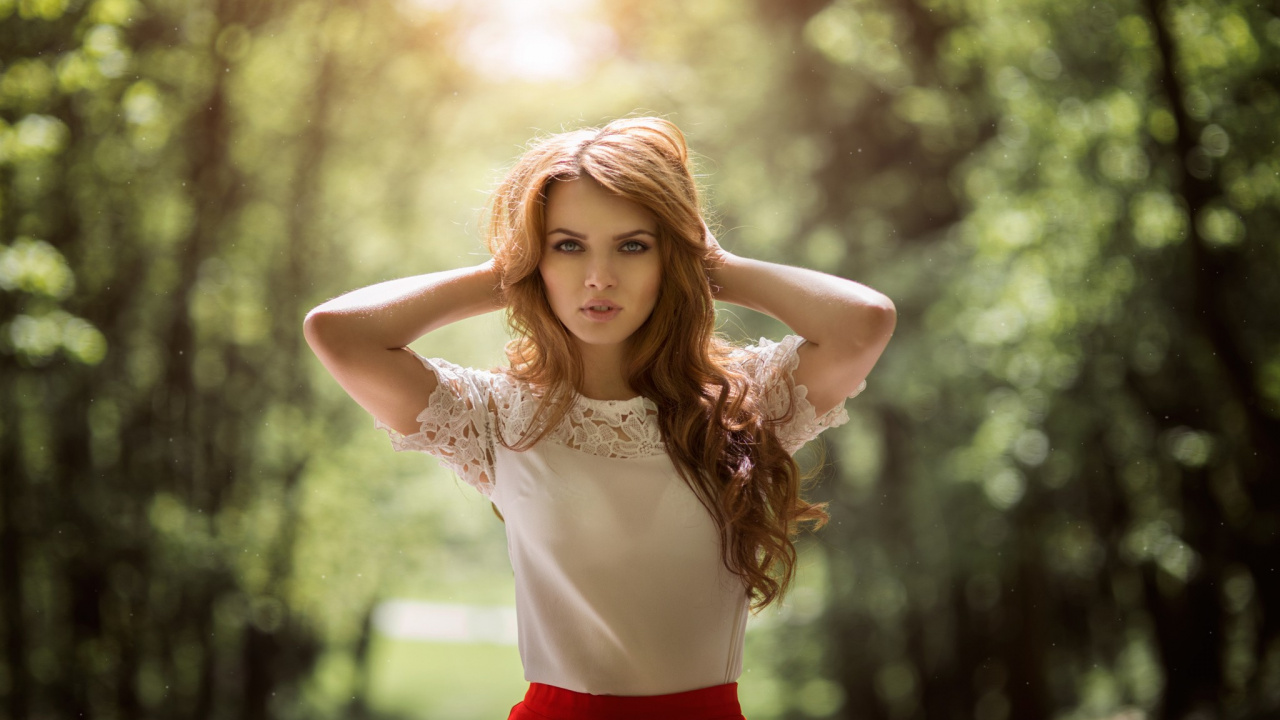 Обои Люди в природе, глубина резкости, природа, волосы, красный цвет в разрешении 1280x720