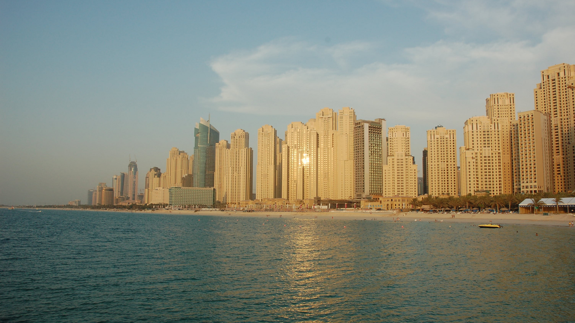 Обои линия горизонта, дневное время, город, небоскреб, городской пейзаж в разрешении 1920x1080