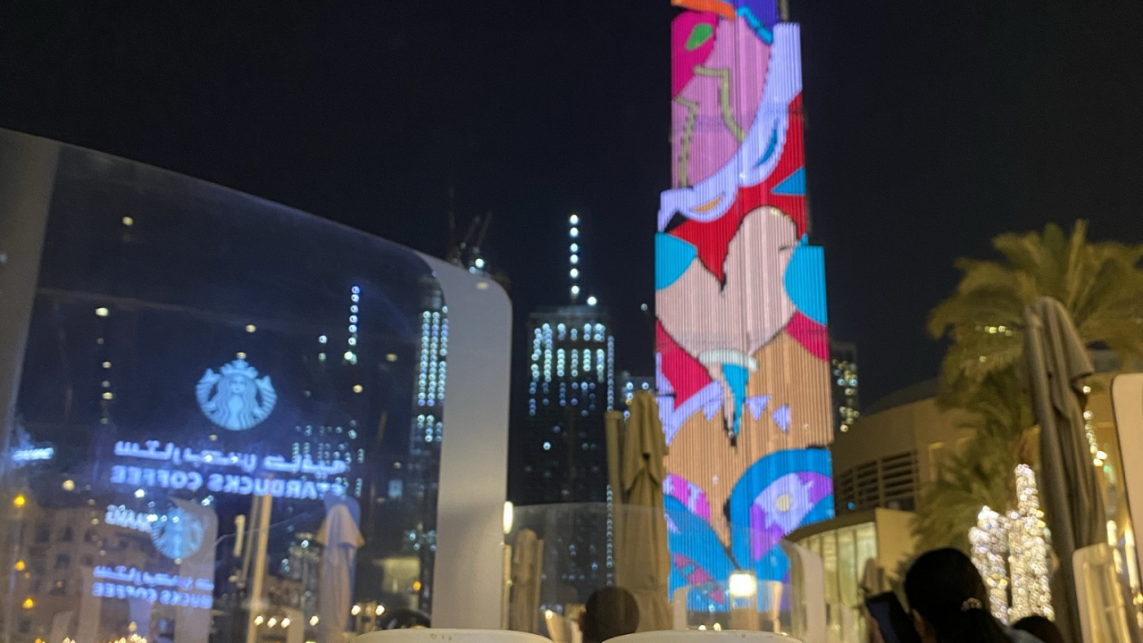 Обои Дубай, Бурдж Халифа, старбакс, логотип starbucks 2011, ночь в разрешении 1280x720