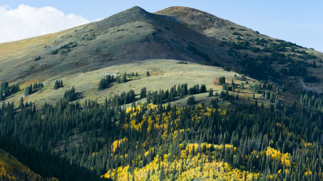 Обои горный рельеф, природа, гора, дикая местность, растительность в разрешении 1366x768